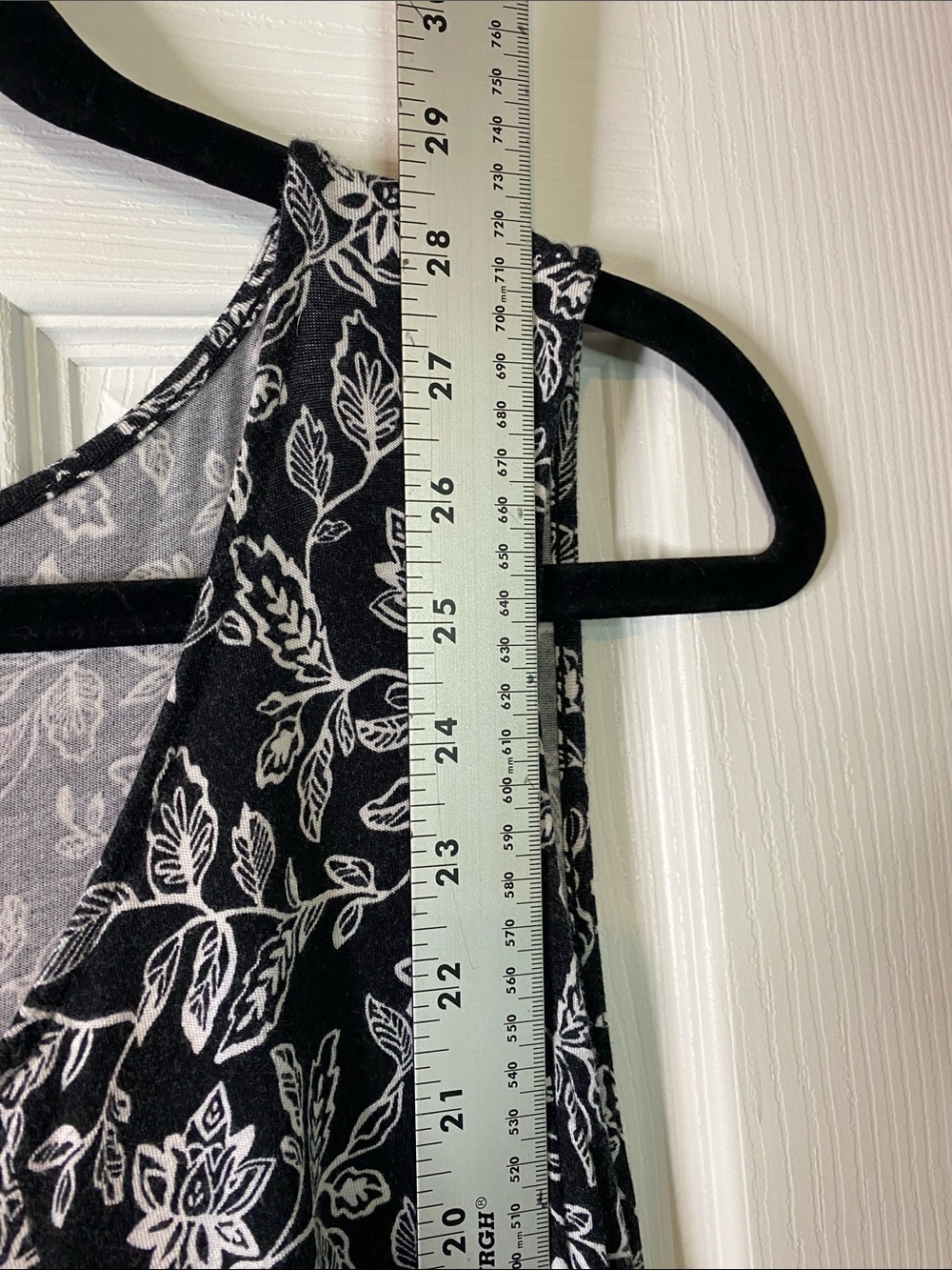 croft & barrow Black and White Floral Scoop Neck Tank 2X - Picture 5 of 5